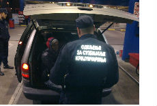 Otkriveno 16 ilegalnih imigranata Otkriveno 16 ilegalnih imigranata