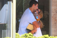 Novak uživa sa devojkom Novak uživa sa devojkom