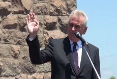 Prekinut Nikolićev govor Prekinut Nikolićev govor