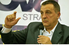 Vučić nema hrabrosti Vučić nema hrabrosti