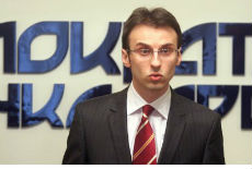 Vlast slavi ubijanje države Vlast slavi ubijanje države