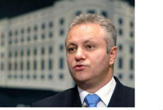 Dinkić na Fejsbuku i Tviteru Dinkić na Fejsbuku i Tviteru