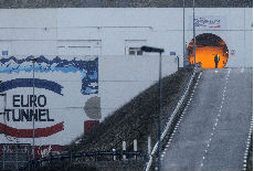 Neprimećen prepešačio tunel Neprimećen prepešačio tunel