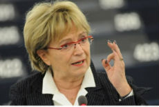Pak:Nikolić ne pomaže Srbiji Pak:Nikolić ne pomaže Srbiji